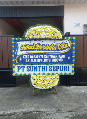 Papan Bunga Duka di Bintang Bayu