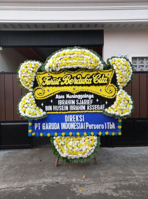 Papan Bunga Duka di Bintang Bayu